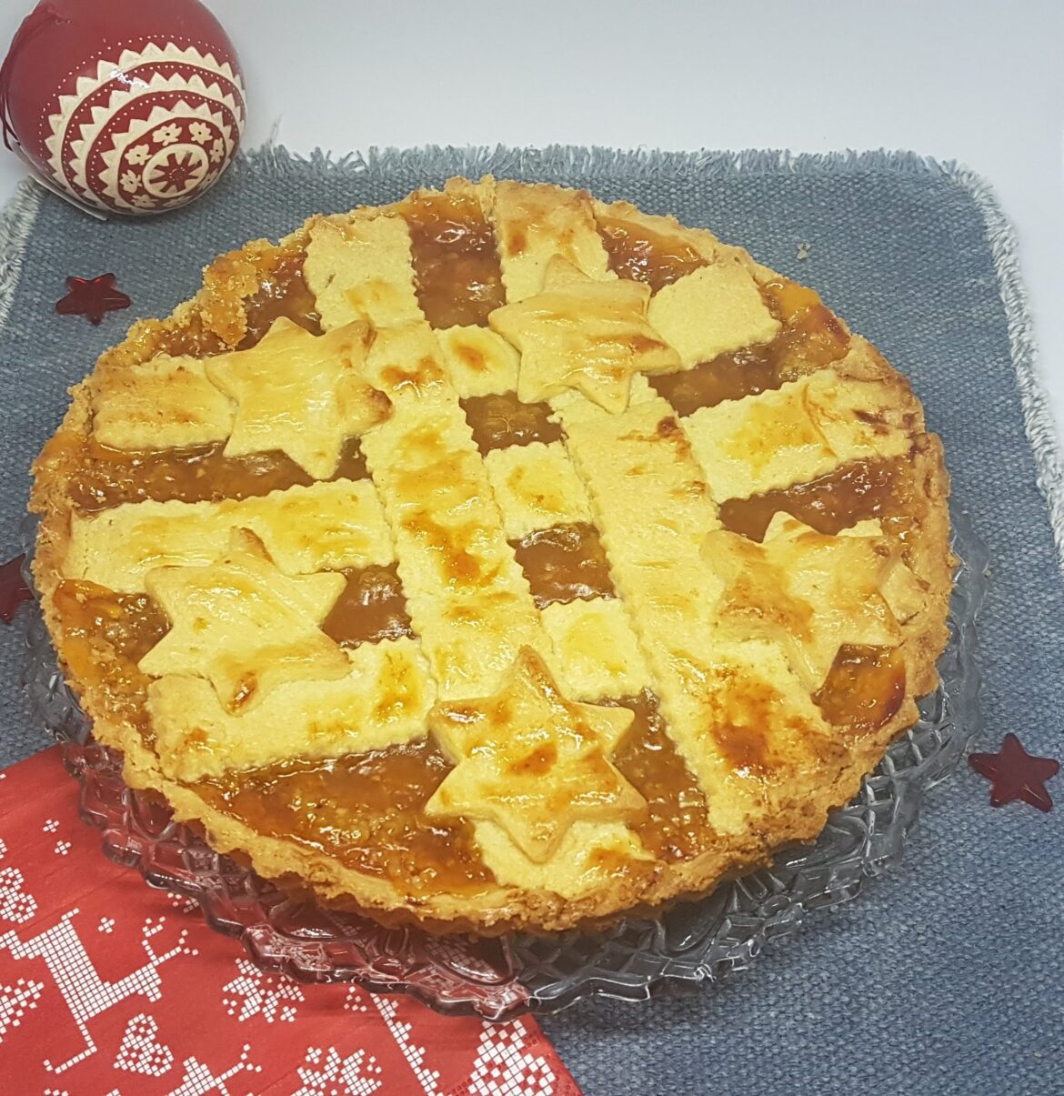 Kerstbakkerij: Abrikozen Linzertorte met hazelnootspijs