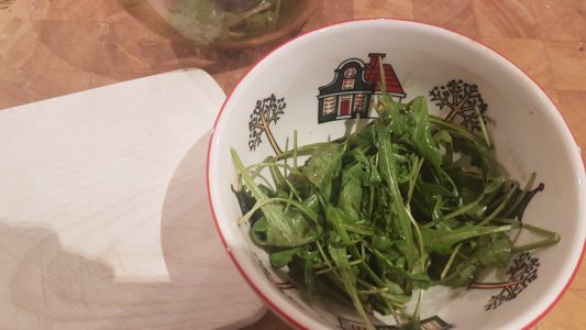 Bospaddenstoelensoep met rucola en courgette tosti