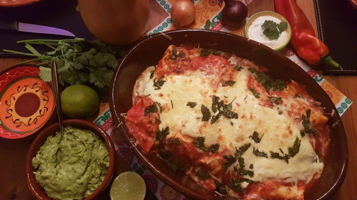 Lekker uit de oven: Enchilada's met nachos en guacamole