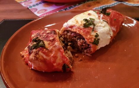 Lekker uit de oven: Enchilada's met nachos en guacemole